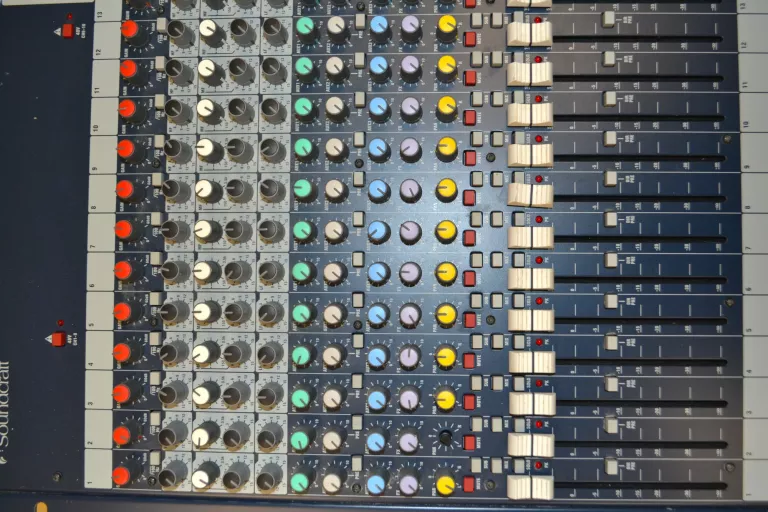 SOUNDCRAFT FX 16 II