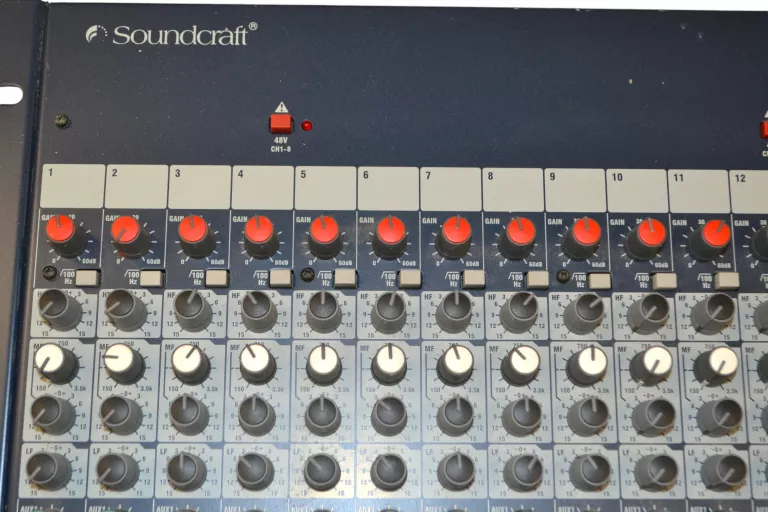 SOUNDCRAFT FX 16 II