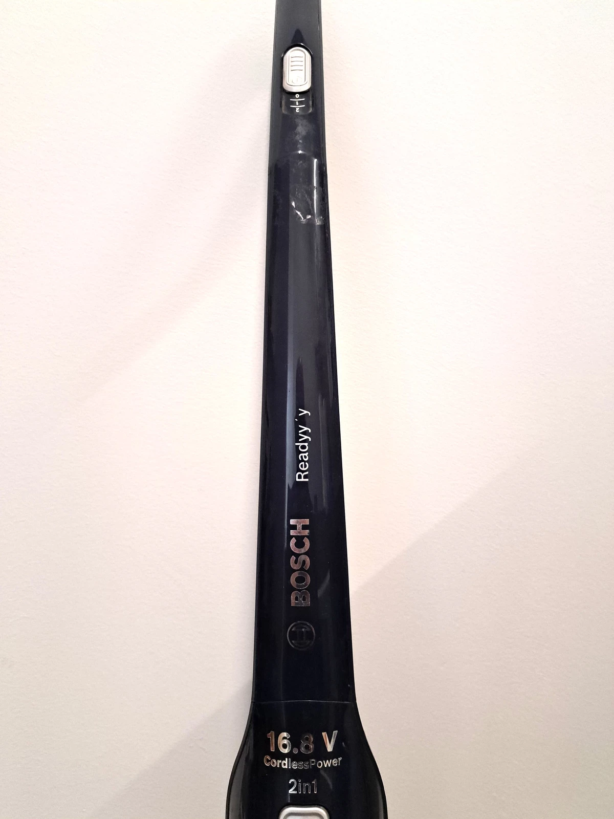 odkurzacz-pionowy-bosch-bbh216ria-niebieski-2in-1-kod-producenta-bbh216ria