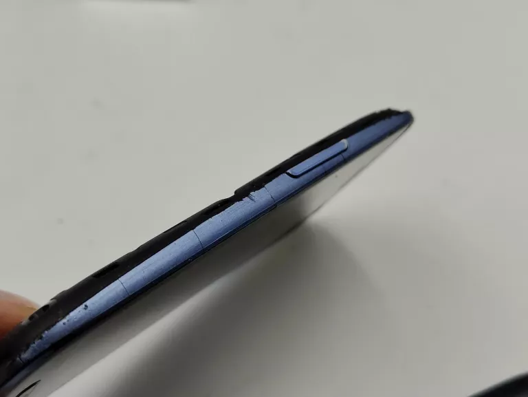 telefon-samsung-i8200-galaxy-s-iii-mini-ve-opis-przekatna-ekranu-400