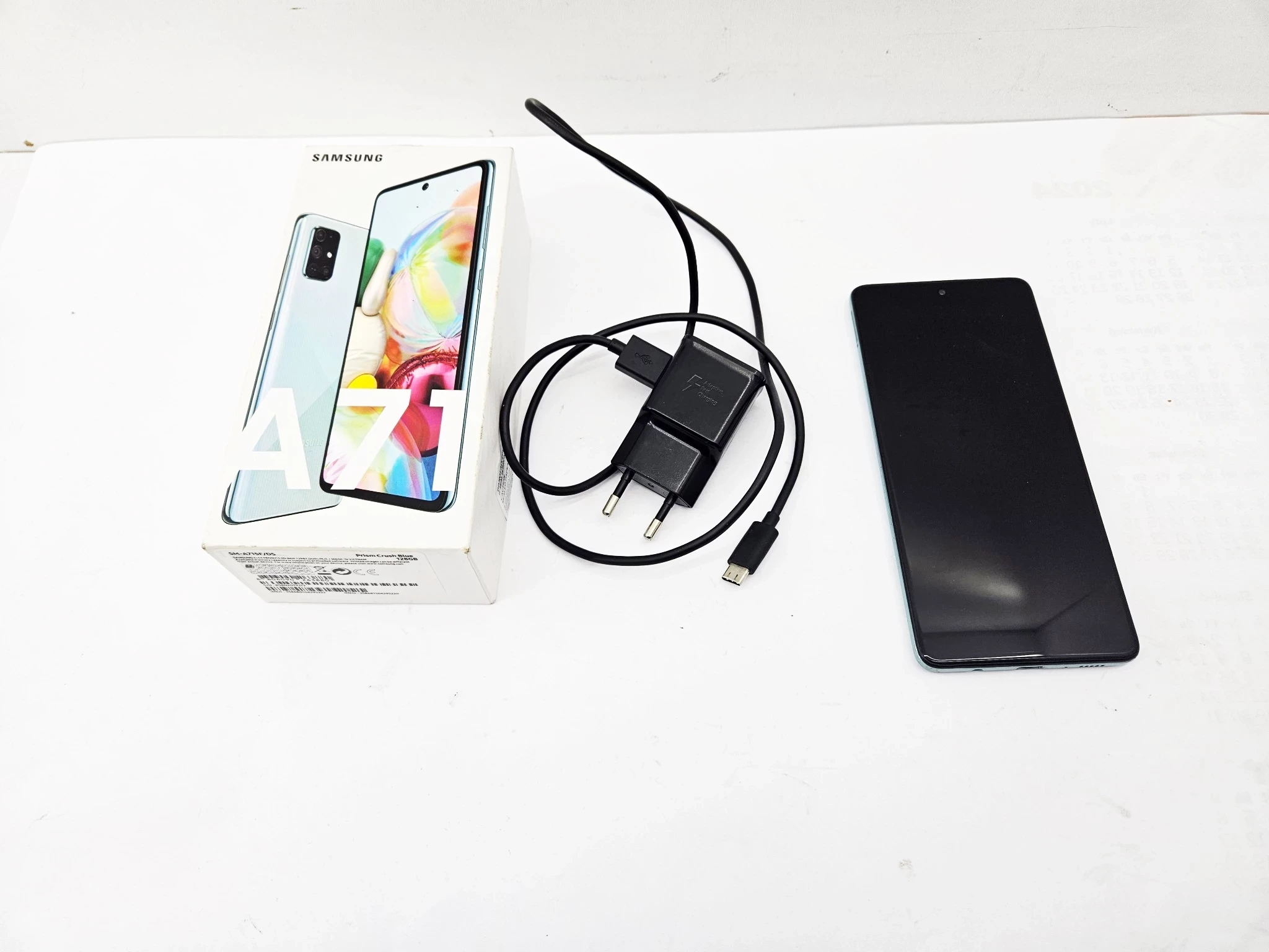 telefon-samsung-galaxy-a71-wbudowana-pamiec-202869-214189