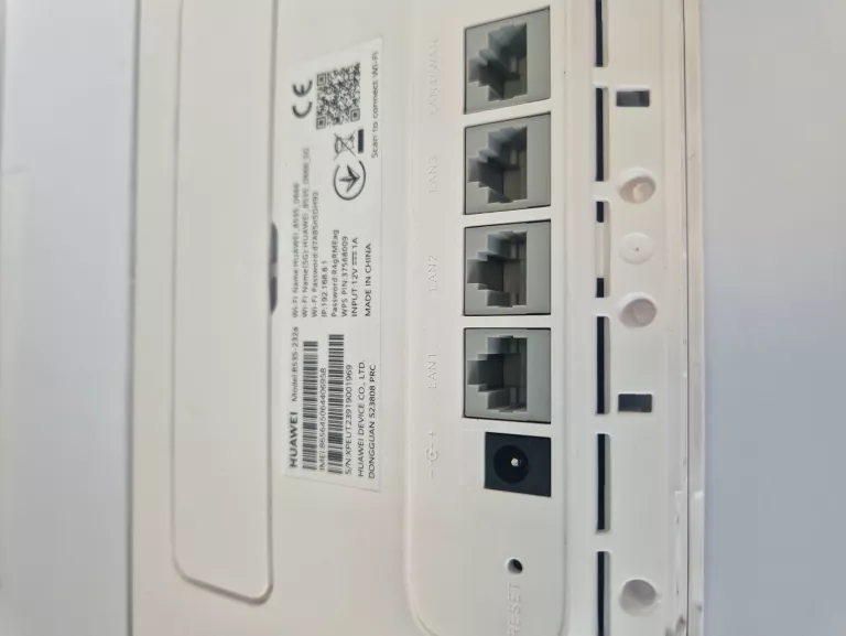 ROUTER STACJONARNY NA KARTĘ SIM KAT. 7 4G LTE WIFI HUAWEI MODEL B535-232A