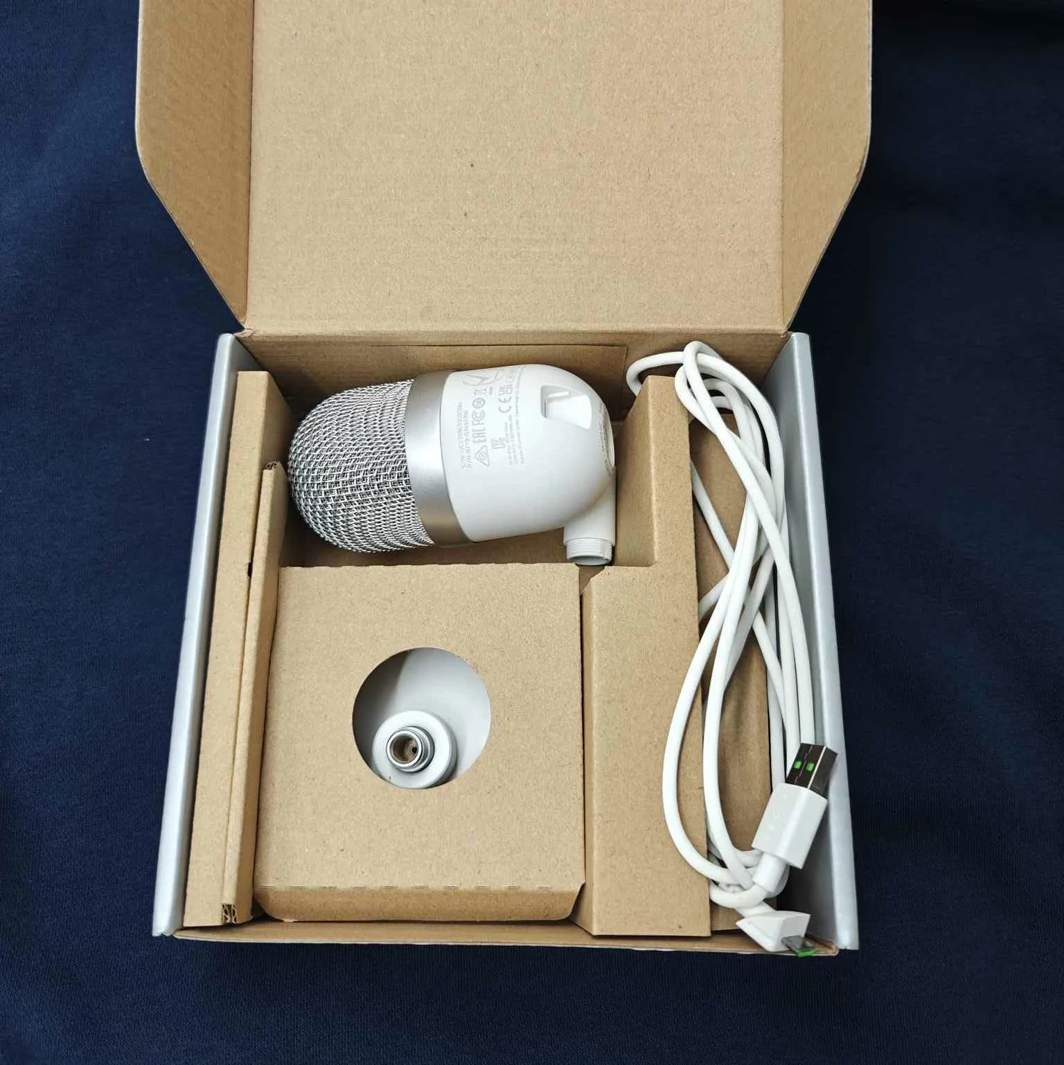 mikrofon-razer-seiren-mini-bialy-nb-0003-kod-producenta-rz19-03450100-r3m1