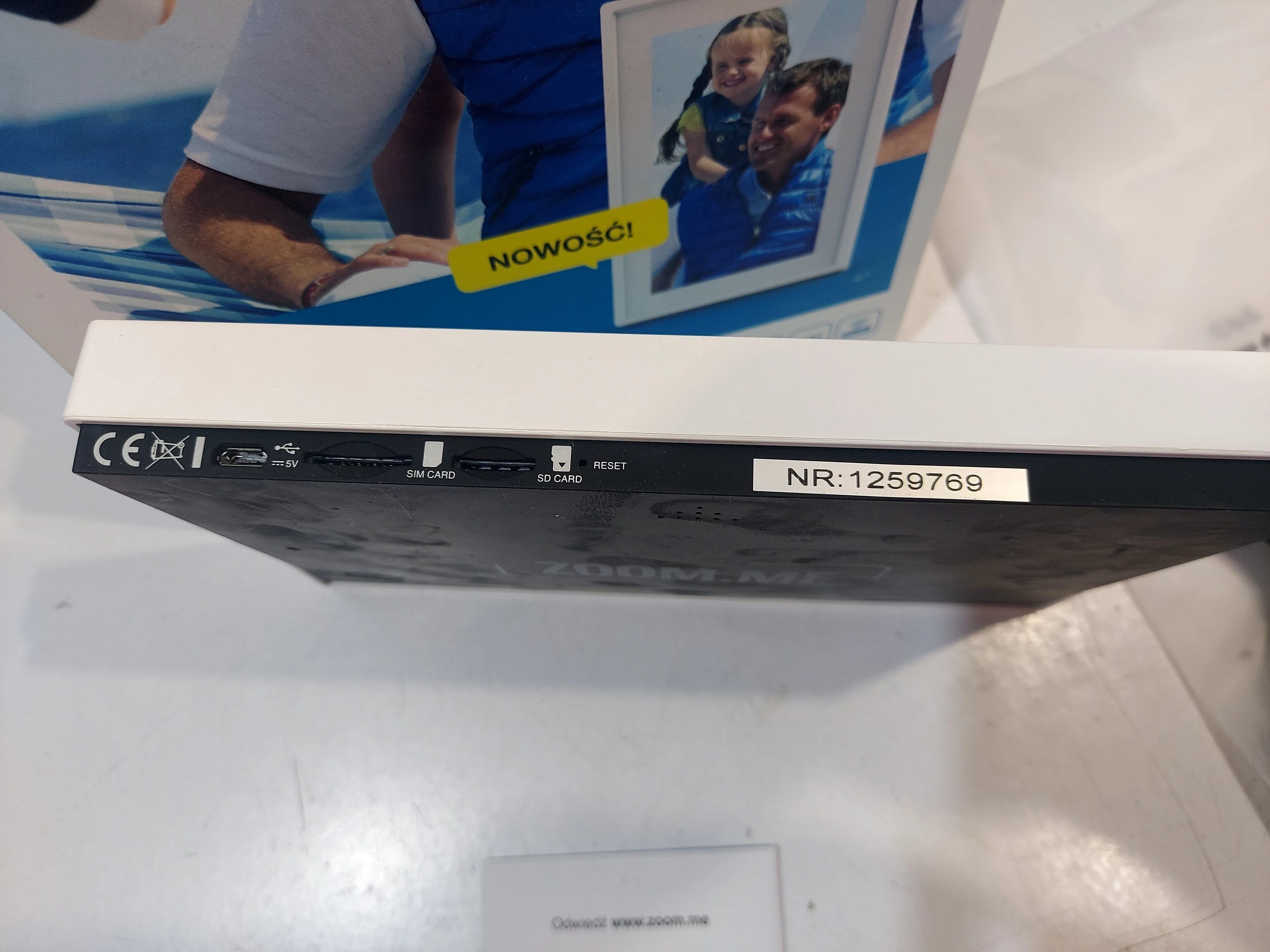 ramka-dotykowa-7-ips-lcd-1024x600-sim-3g-wifi-zm73g-zoomme-model-zoomme-3g