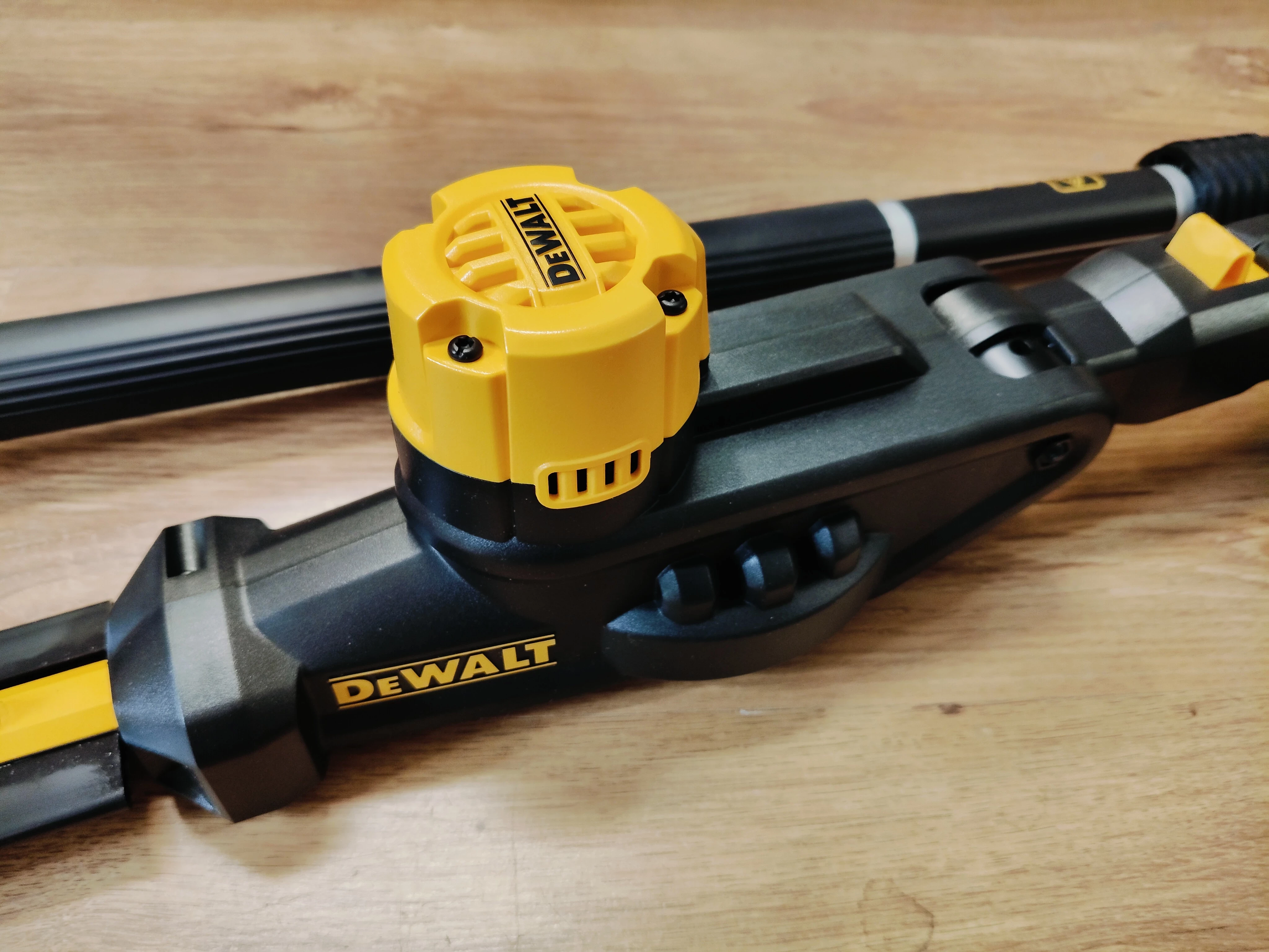 nozyce-do-zywoplotu-dewalt-dcmph566n-stan-11323-2