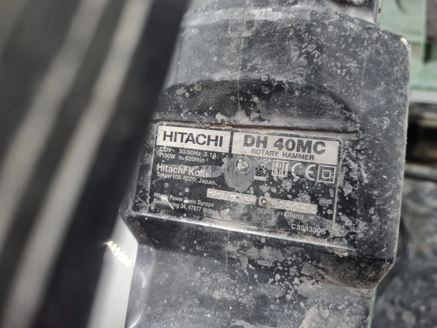 mlot-udarowy-hitachi-dh40mc-ean-gtin-4966376260041