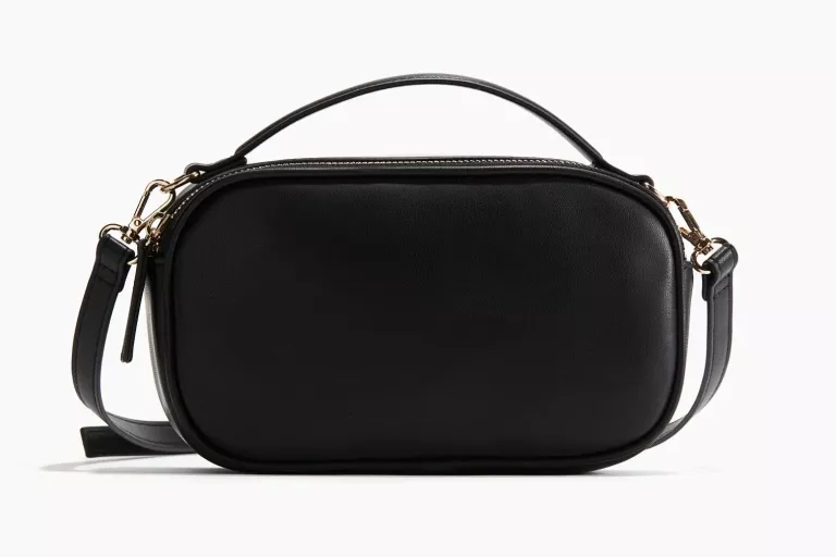 torebka-czarna-hm-krupnicza-3-wroclaw