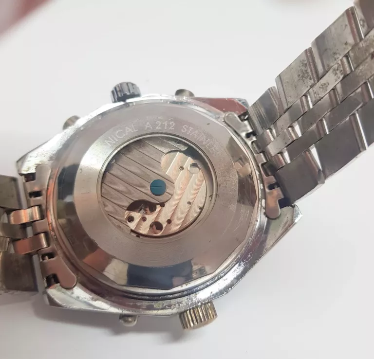ZEGAREK JARAGAR A212