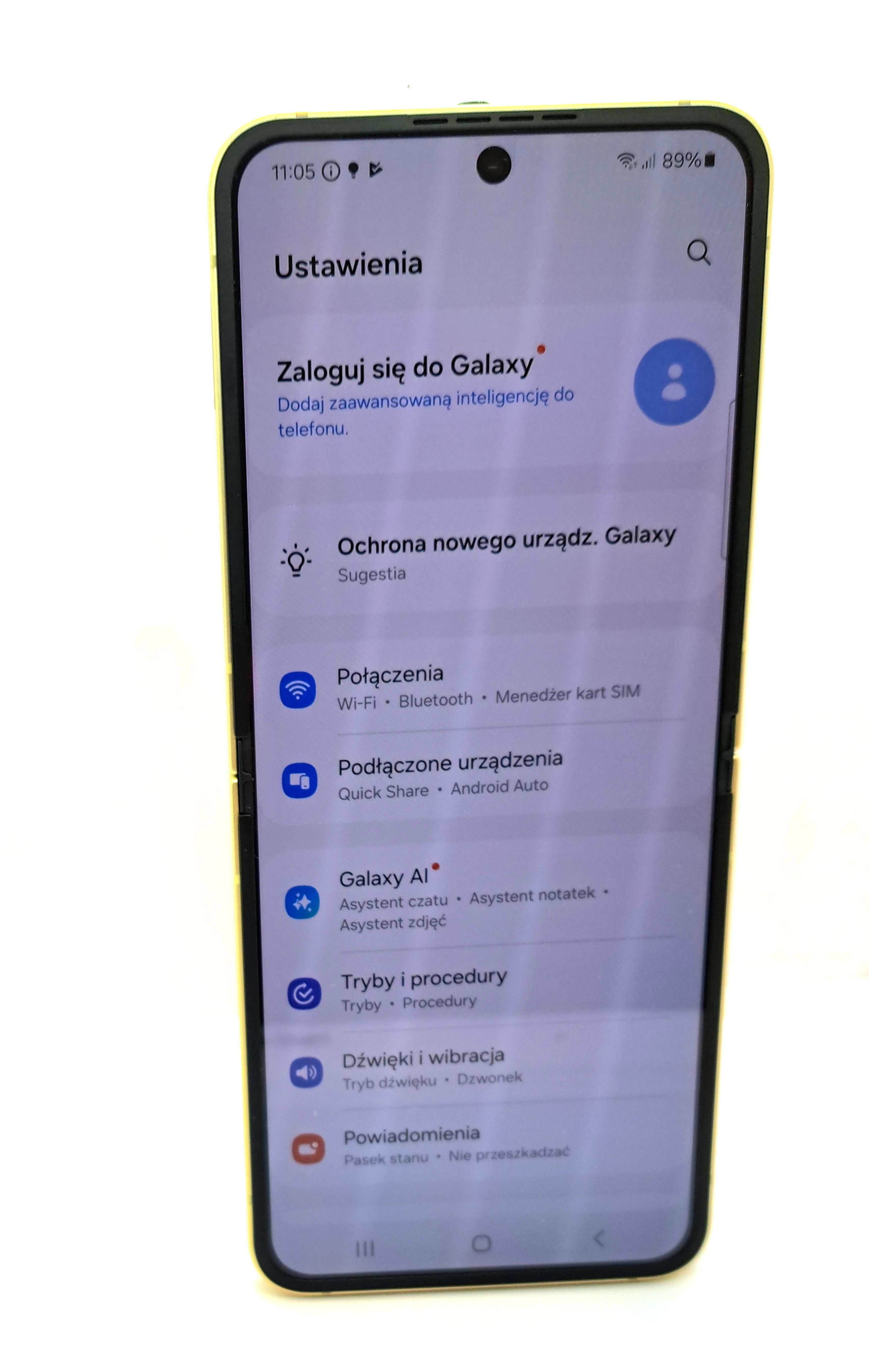 smartfon-samsung-galaxy-z-flip-6-12256gb-67-120hz-50mpix-zolty-przekatna-ekranu-670