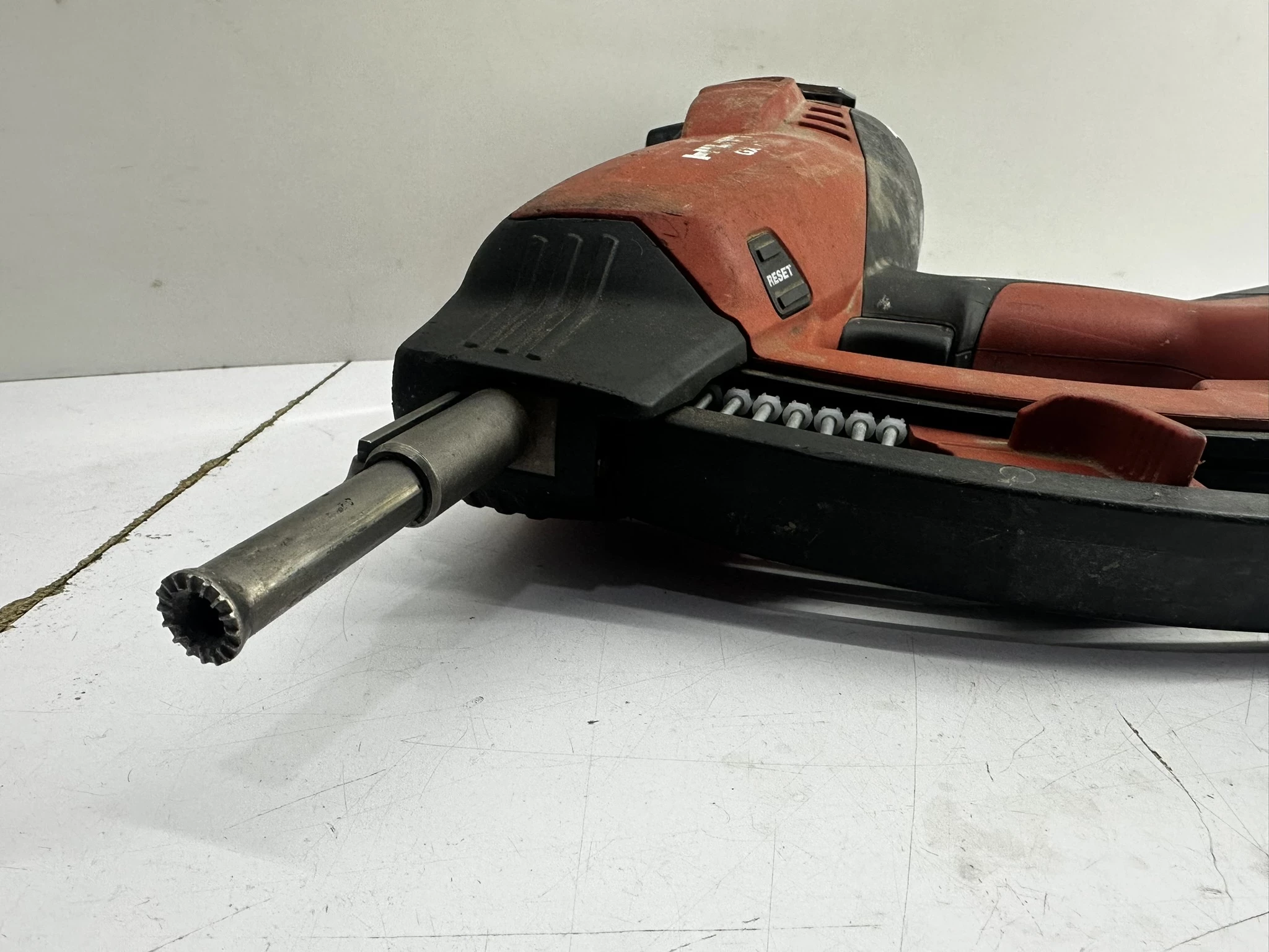 gwozdziarka-hilti-gx-120-nieszczelna-uszczelka-ucieka-gaz-stan-11323-2