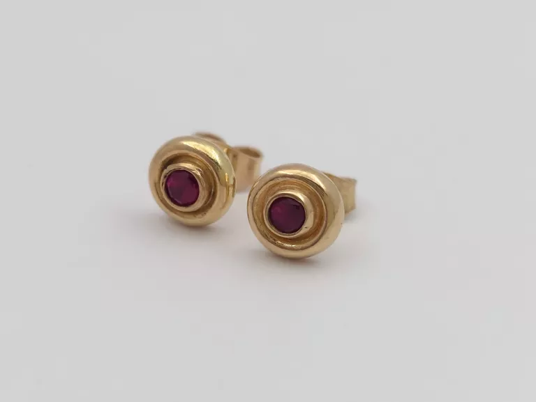 ZŁOTE KOLCZYKI CZERWONE CYRKONIE SZTYFT  - 585 14K 2,10G