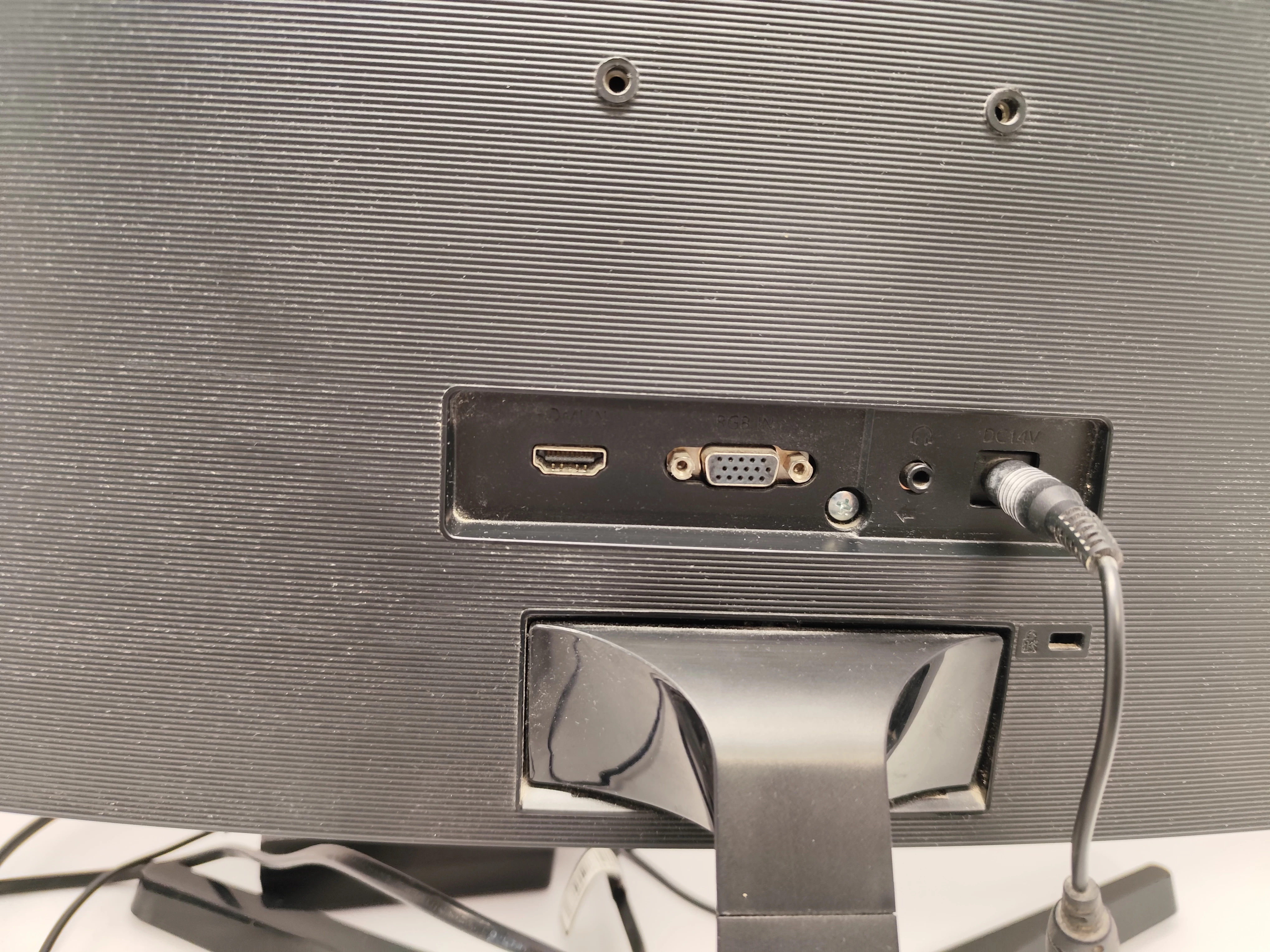 monitor-samsung-lc24f396-rodzaj-podswietlania-206418-227546