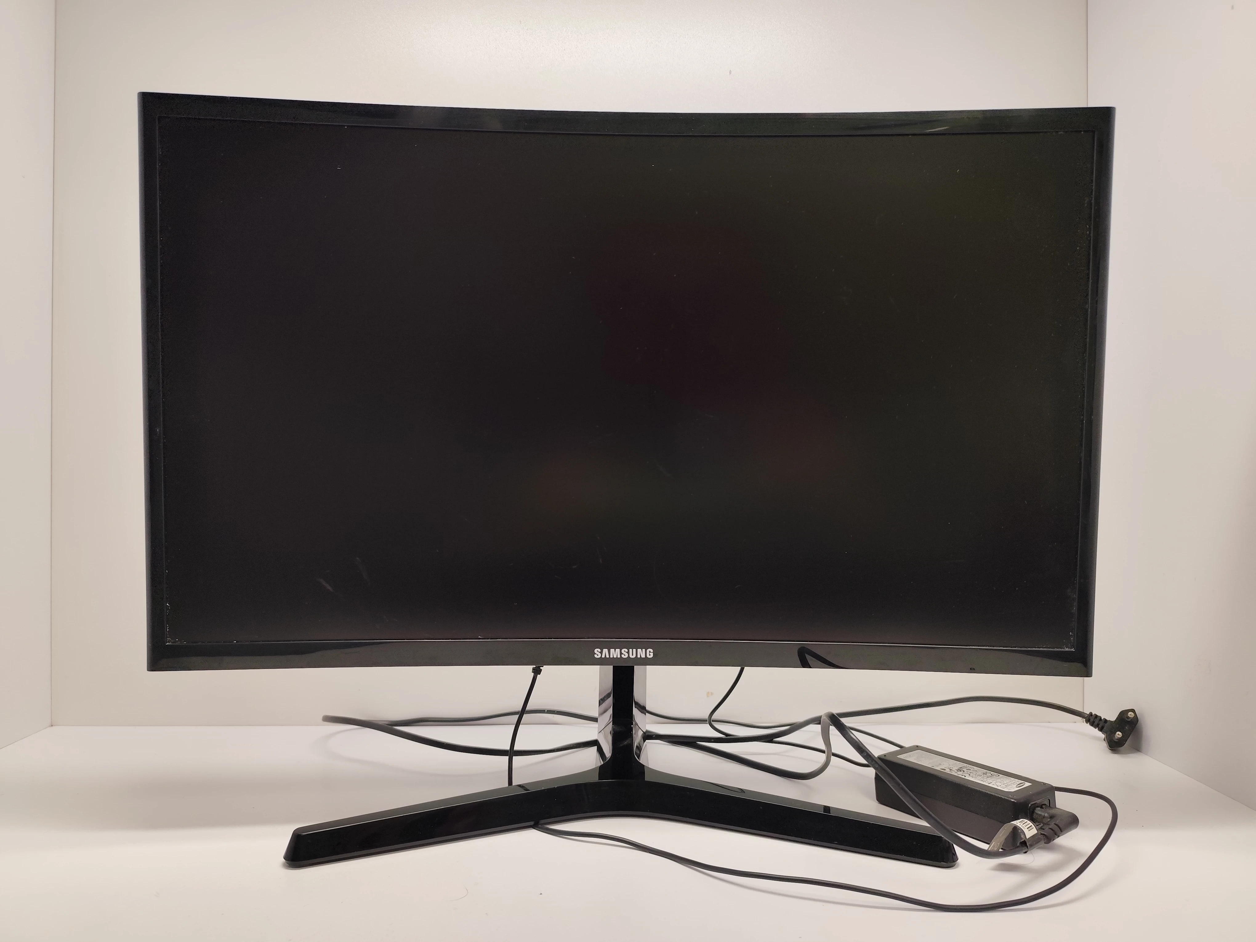 monitor-samsung-lc24f396-typ-matrycy-206590-228094