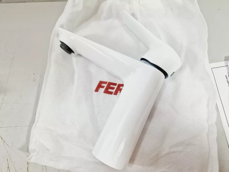 BATERIA UMYWALKOWA STOJĄCA FERRO MODEL DORIS | BIAŁA