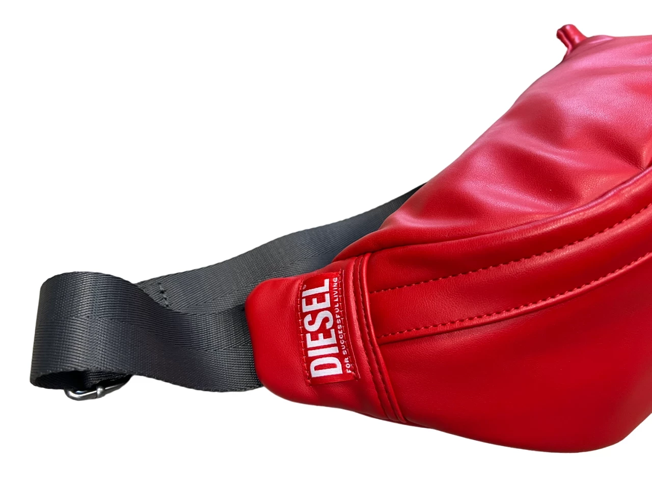 czerwona-meska-nerka-diesel-z-metka-material-dominujacy-203885-1646531