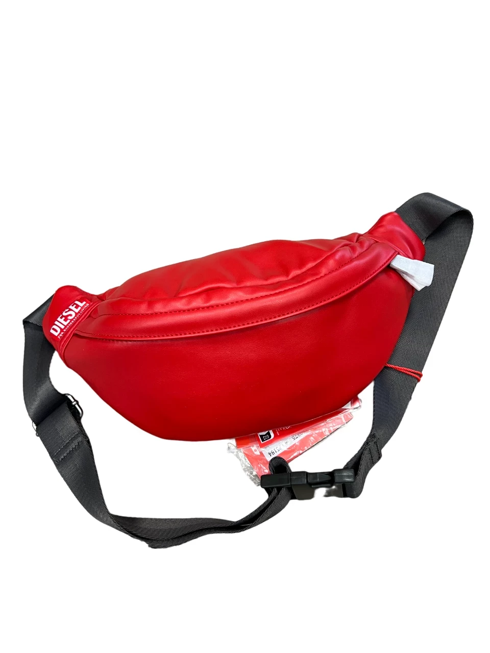 czerwona-meska-nerka-diesel-z-metka-ean-gtin-8052105655892