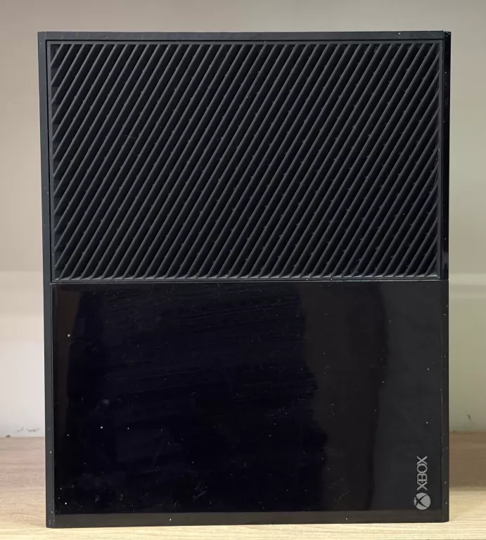 KONSOLA XBOX ONE + PAD PUDEŁKO