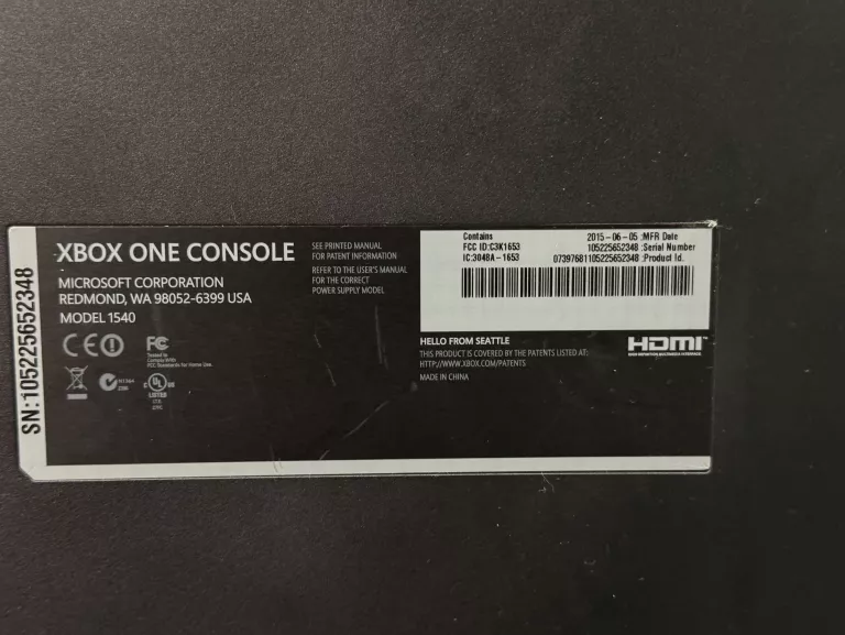 KONSOLA XBOX ONE + PAD PUDEŁKO