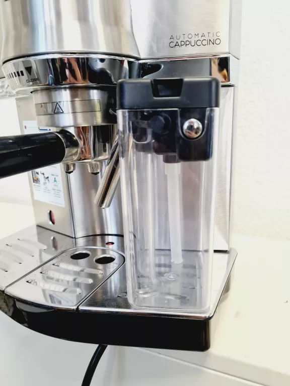 EKSPRES DO KAWY CIŚNIENIOWY DELONGHI EC860.M