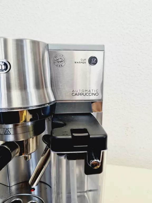 EKSPRES DO KAWY CIŚNIENIOWY DELONGHI EC860.M