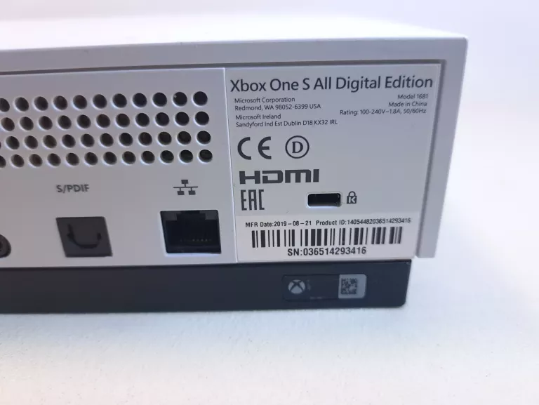KONSOLA MICROSOFT XBOX ONE S 500GB ( 1681 ) + 2PAD +KABEL ZSILAJĄCY