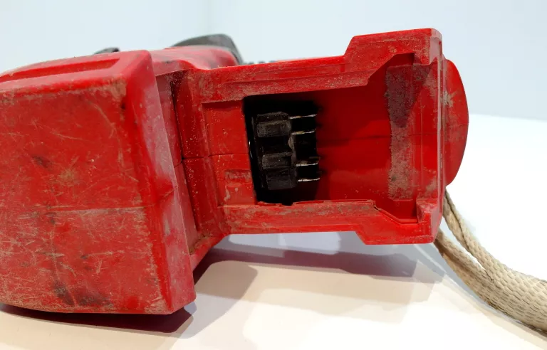 MŁOTOWIERTARKA MILWAUKEE M18CHX