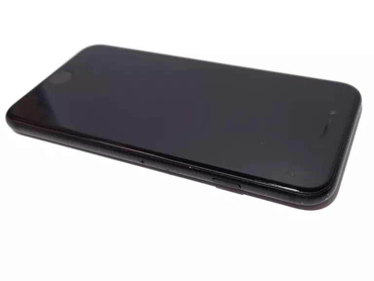 APPLE IPHONE 7 - 2GB / 32GB / KON. BAT. 83%