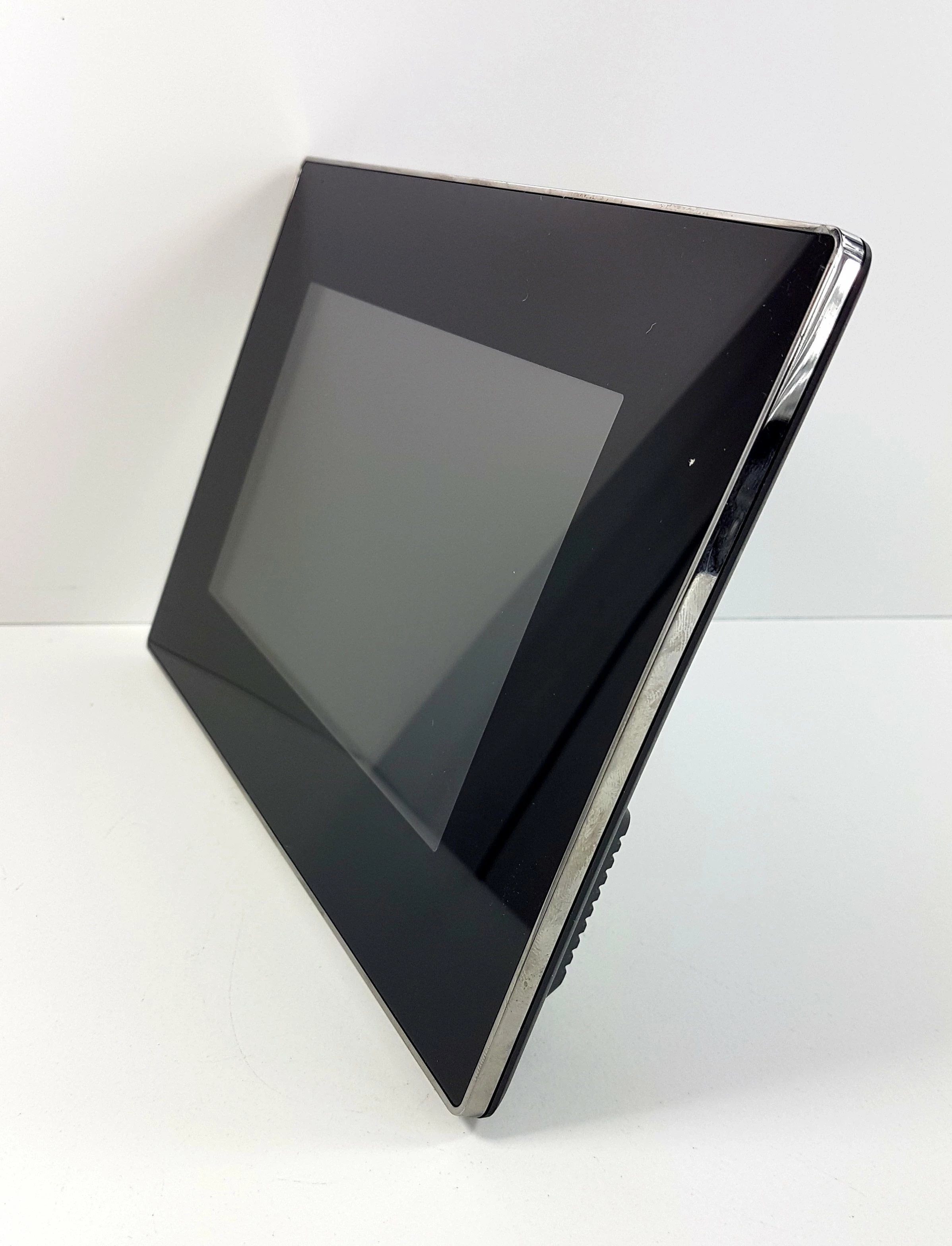 cyfrowa-ramka-na-zdjecia-kodak-easy-share-sv811-model-sv811