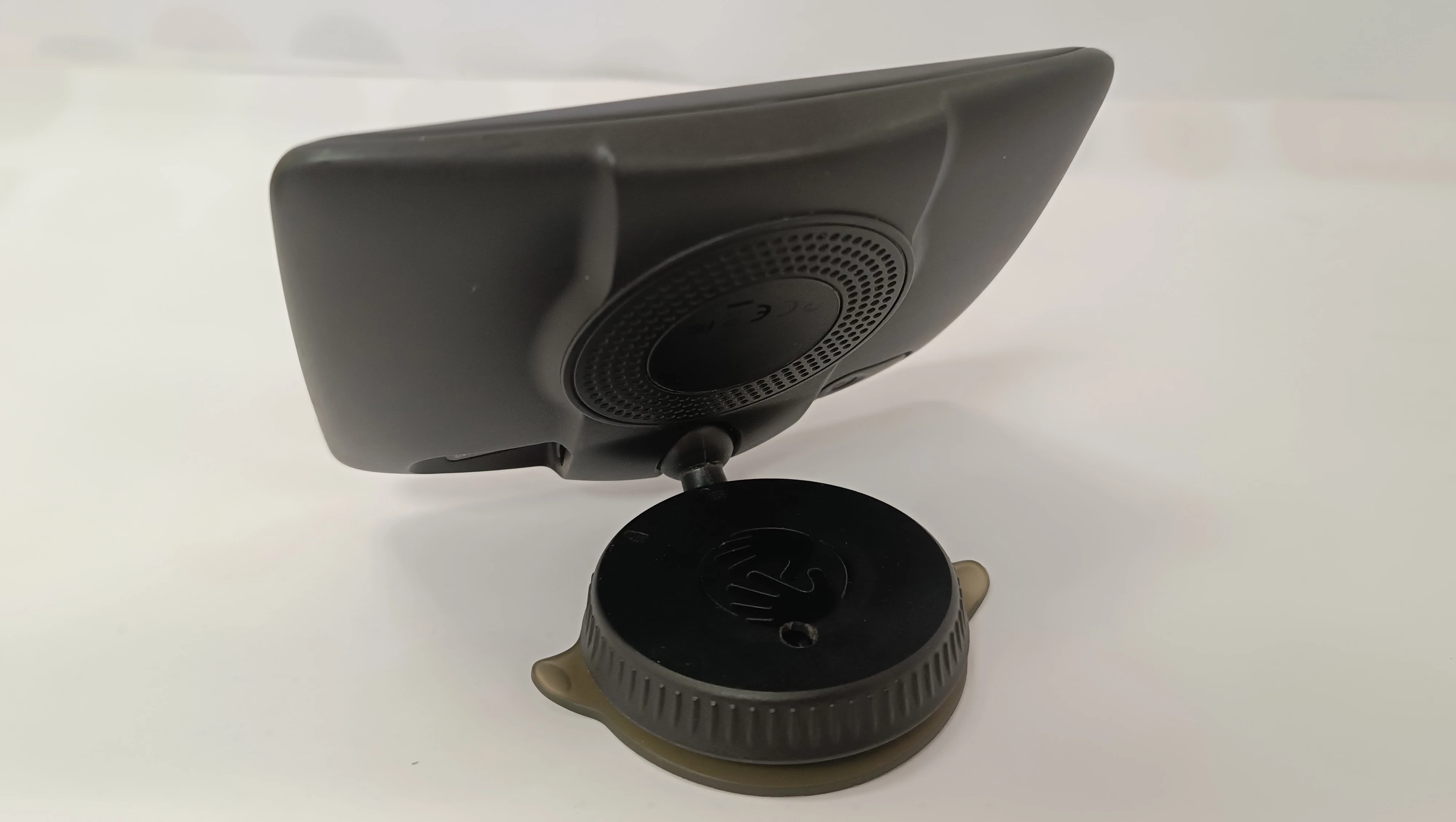 nawigacja-samochodowa-tomtom-4en42-aktualizacja-mapy-25610-1