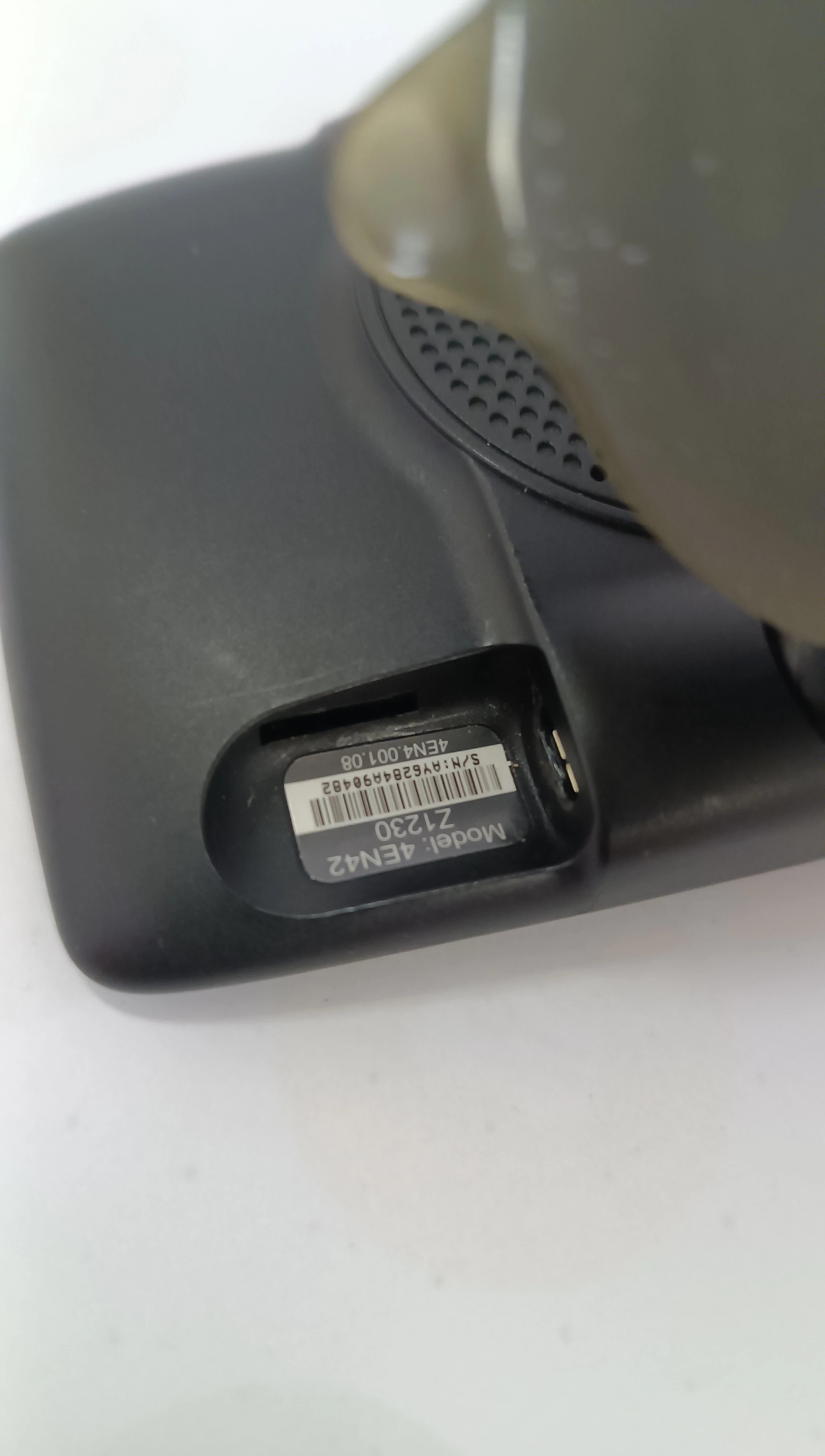 nawigacja-samochodowa-tomtom-4en42-stan-11323-2