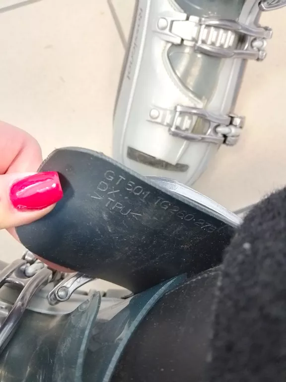 ZESTAW BUTY R37 KIJKI NARTY ROSSIGNOL154 XFIGHT 600