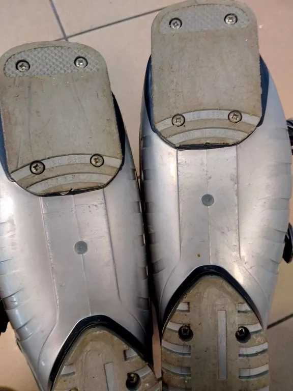 ZESTAW BUTY R37 KIJKI NARTY ROSSIGNOL154 XFIGHT 600