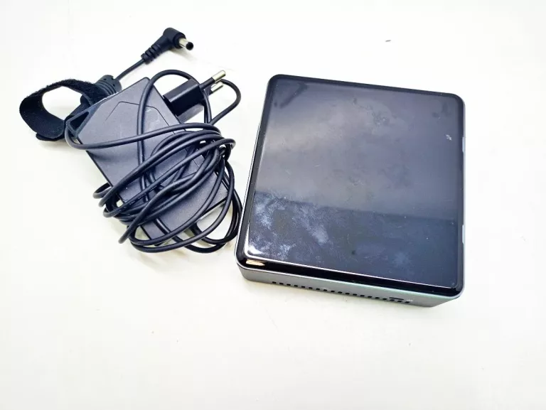 MINI KOMPUTER INTEL NUC CORE I3-8GB-120GB WIN