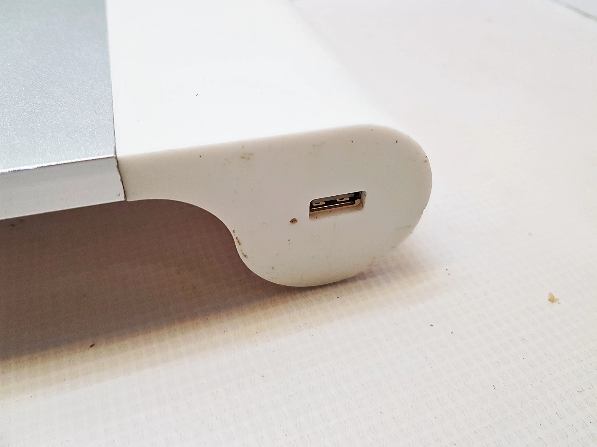 podstawka-pod-monitor-z-2xusb-maxxter-max-10kg-stan-11323-2