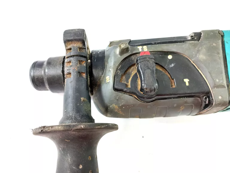 MŁOTOWIERTARKA MAKITA HR2470TX16 780W 2,4J