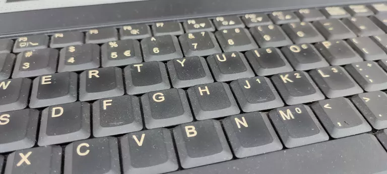 LAPTOP SIEMENS AMILO PRO