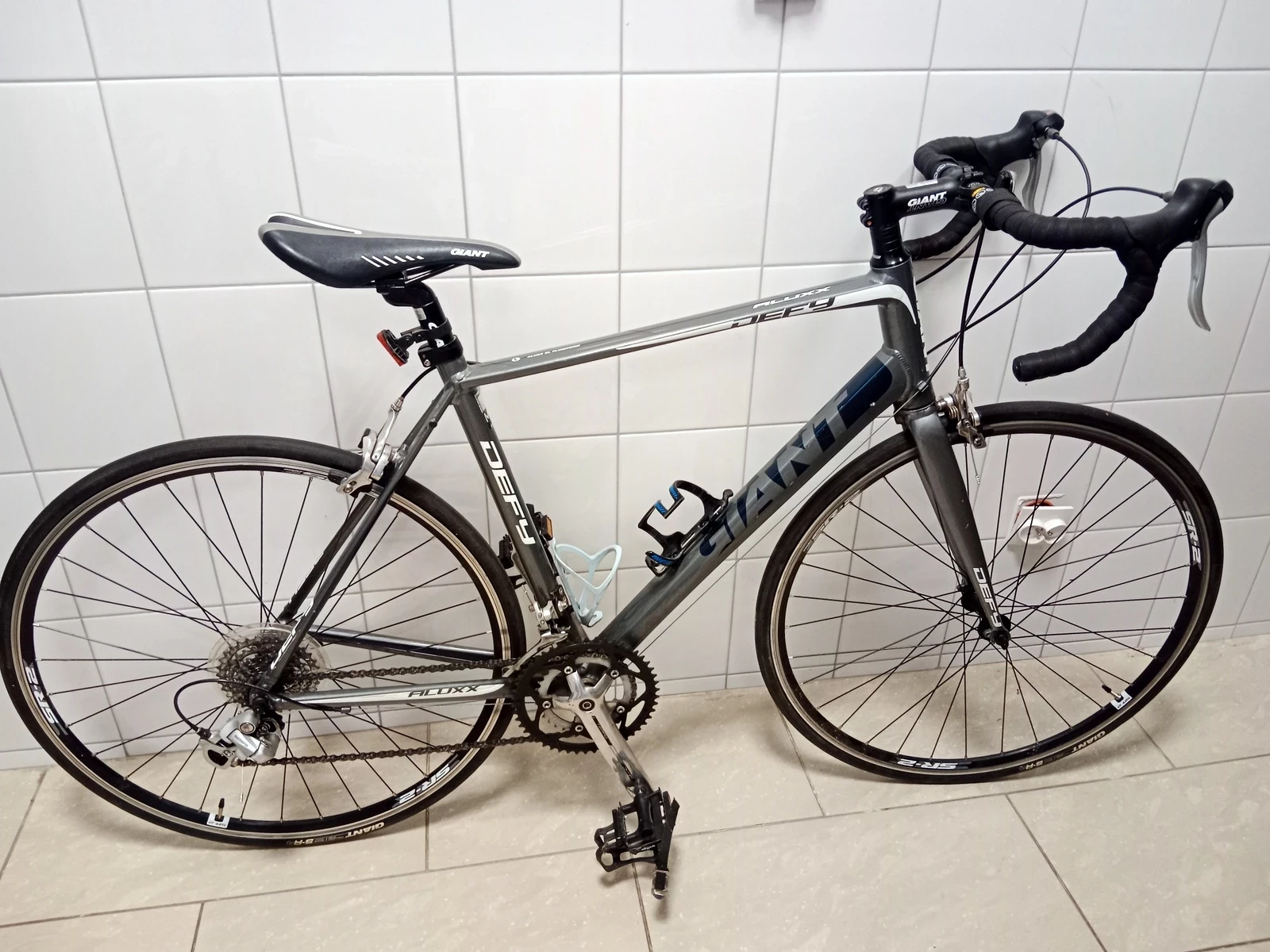 rower-szosowy-giant-defy-5-rama-ml-kola-28-al-niepodleglosci-63u-monki