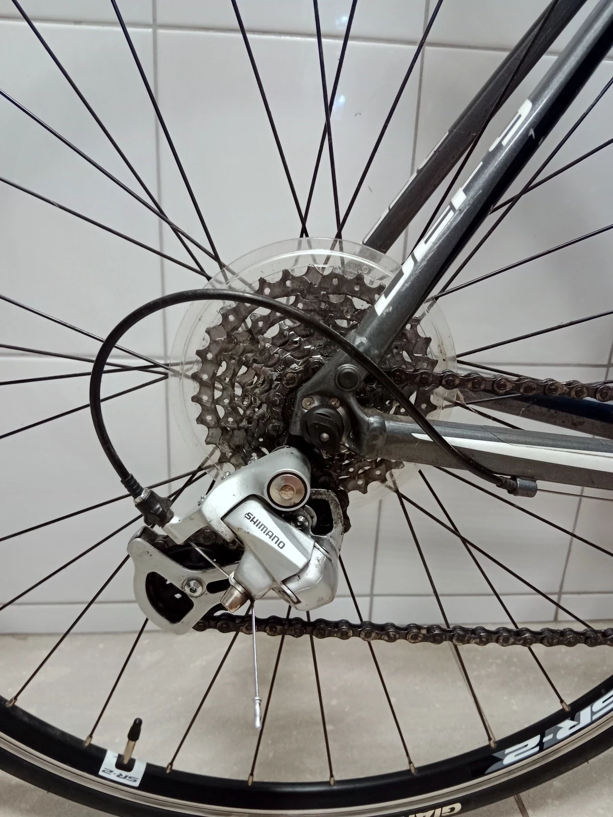 rower-szosowy-giant-defy-5-rama-ml-kola-28-stan-uzywany