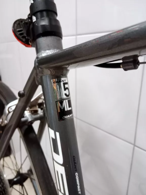 rower-szosowy-giant-defy-5-rama-ml-kola-28-kod-producenta-4712878147614