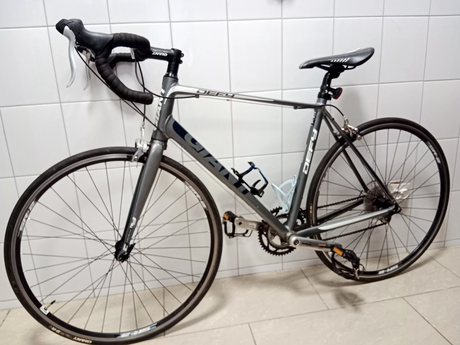 rower-szosowy-giant-defy-5-rama-ml-kola-28-rozmiar-ramy-19-cali