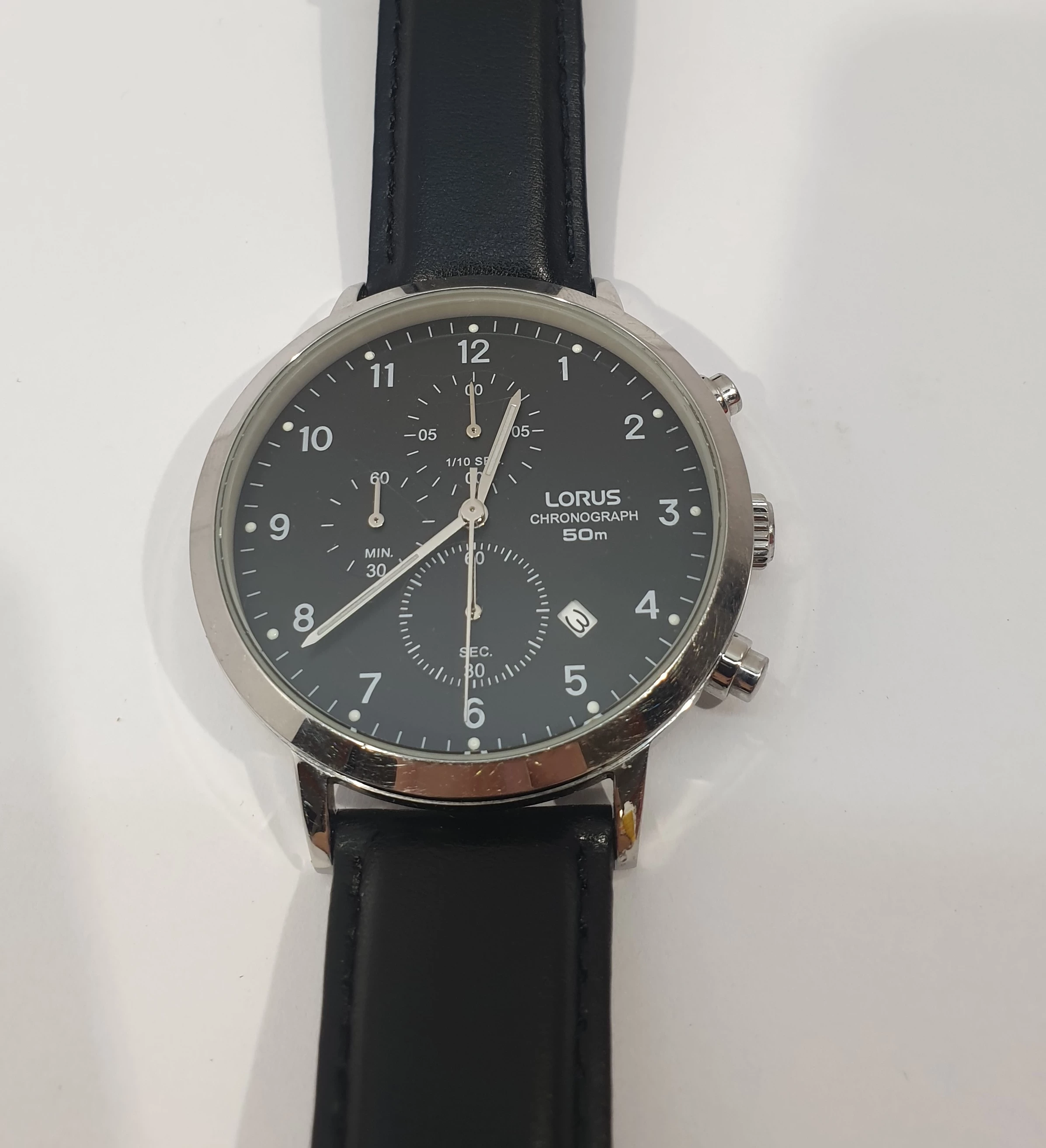 zegarek-lorus-vd57-x094-szkielko-mineralne