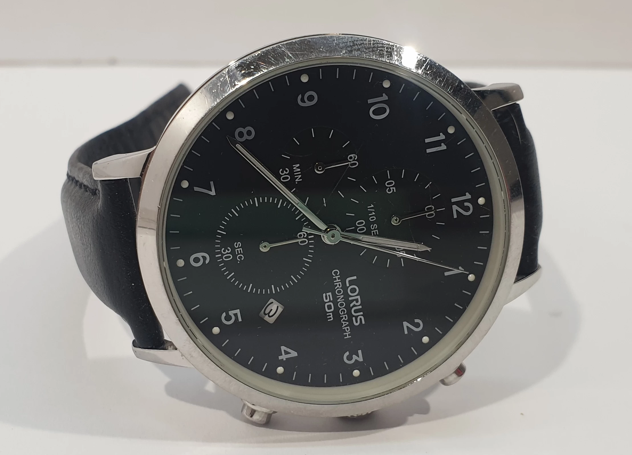 zegarek-lorus-vd57-x094-ksztalt-koperty-okragla