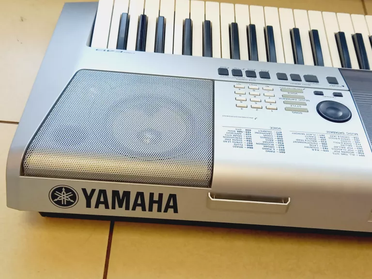 YAMAHA KEYBOARD PSR-E413