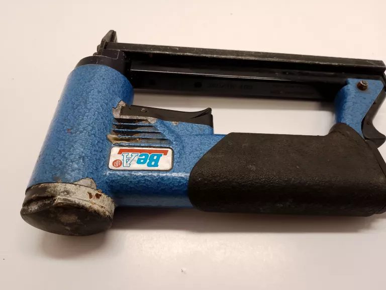 zszywacz-tapicerski-pneumatyczny-taker-bea-38016-400-opis-waga-produktu-z-opakowaniem-jednostkowym-1000