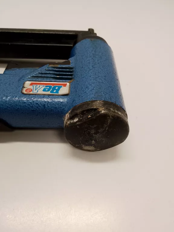 zszywacz-tapicerski-pneumatyczny-taker-bea-38016-400-opis-boh-warszawy-69-bartoszyce