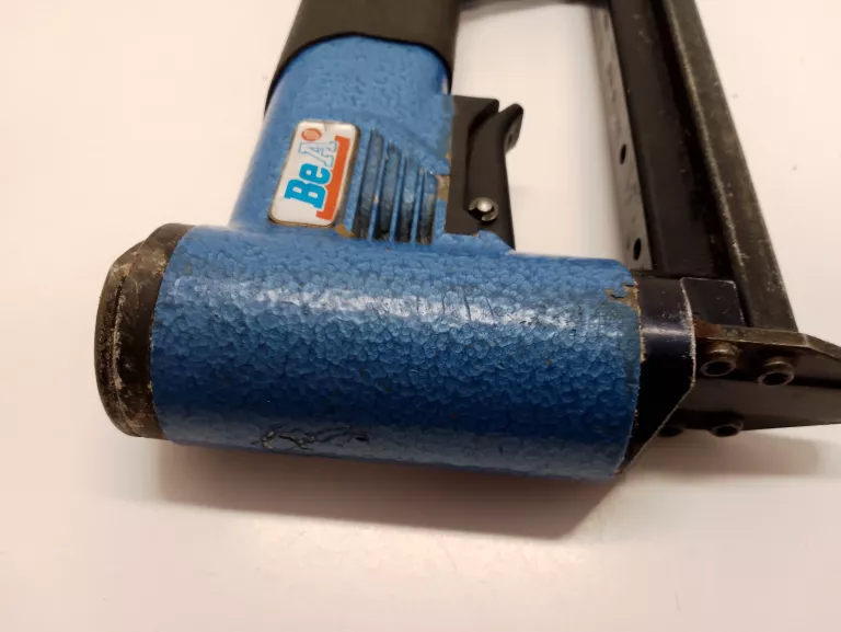 zszywacz-tapicerski-pneumatyczny-taker-bea-38016-400-opis-zasilanie-209202-1769315