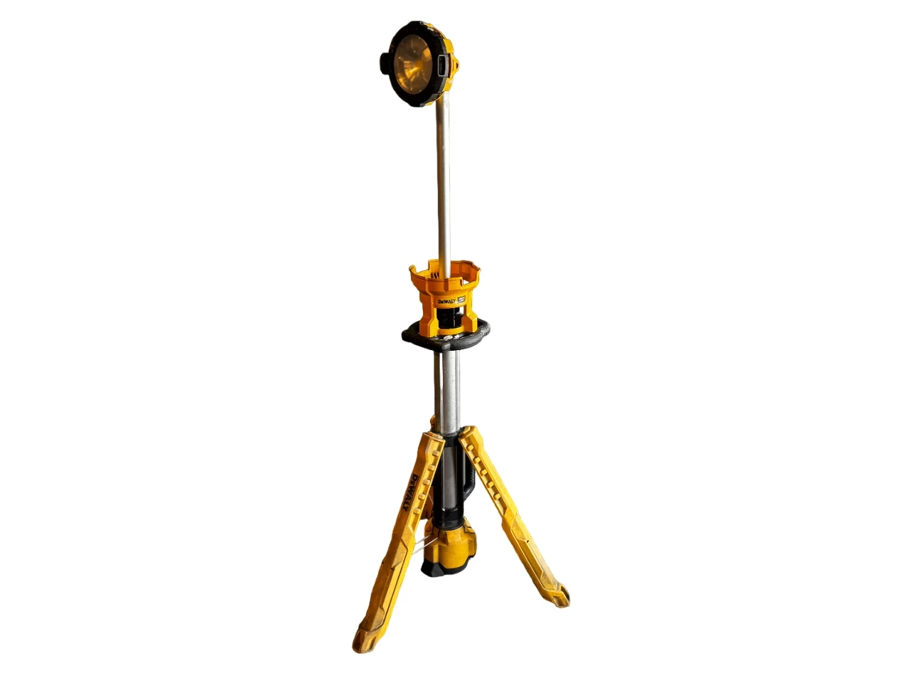lampa-teleskopowa-dewalt-dcl079-3000lm-220cm-aku-5ah-stan-uzywany