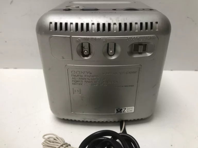RADIO BUDZIK SONY