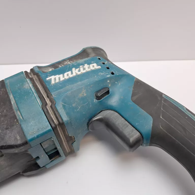 MŁOTOWIERTARKA MAKITA DHR182