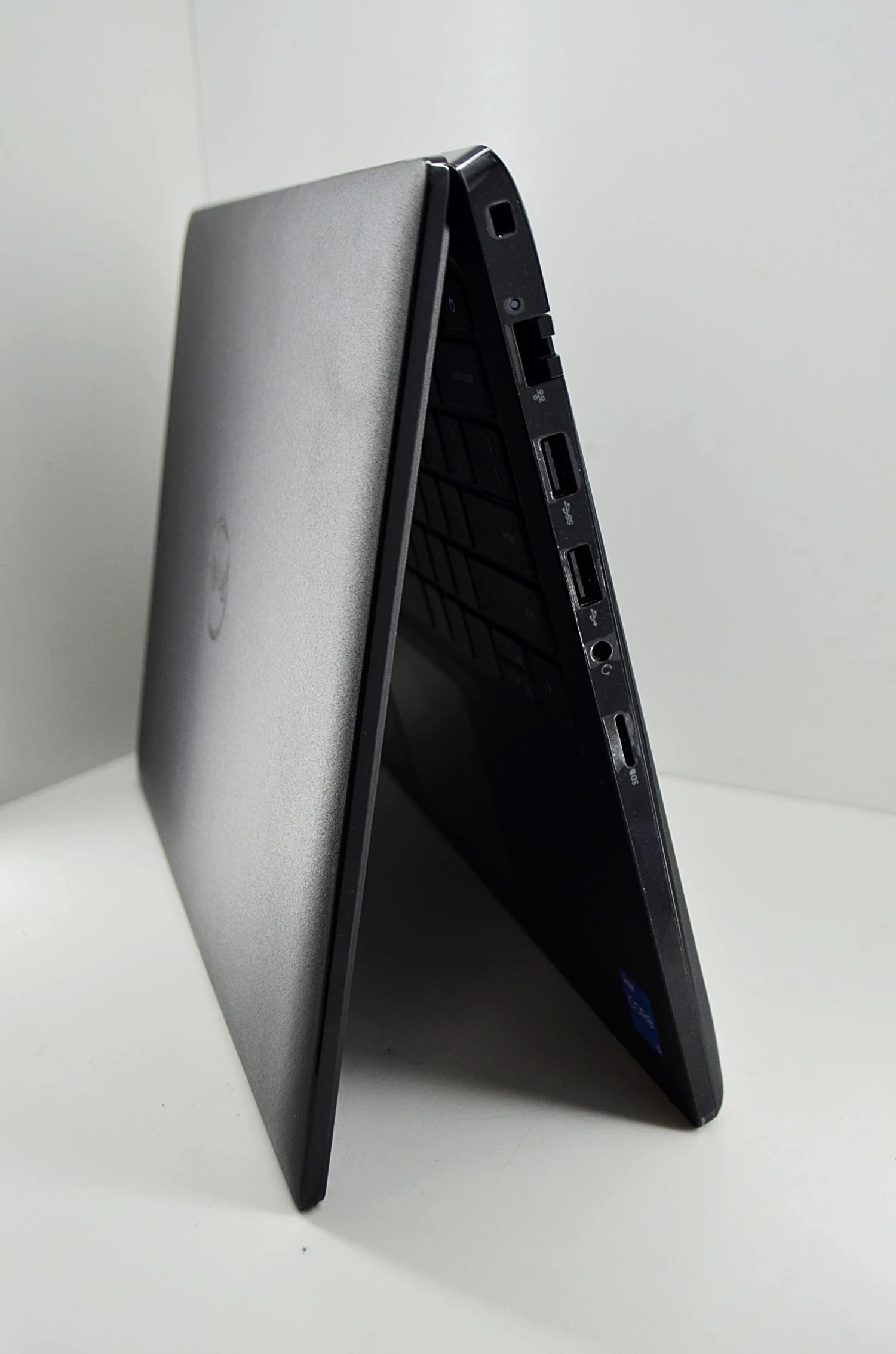 laptop-dell-latitude-3420-14-intel-core-i5-8-gb-256-gb-przekatna-ekranu-1400